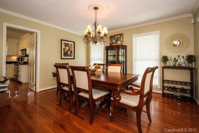 4833 Meadowridge Dr, Charlotte, NC 28226