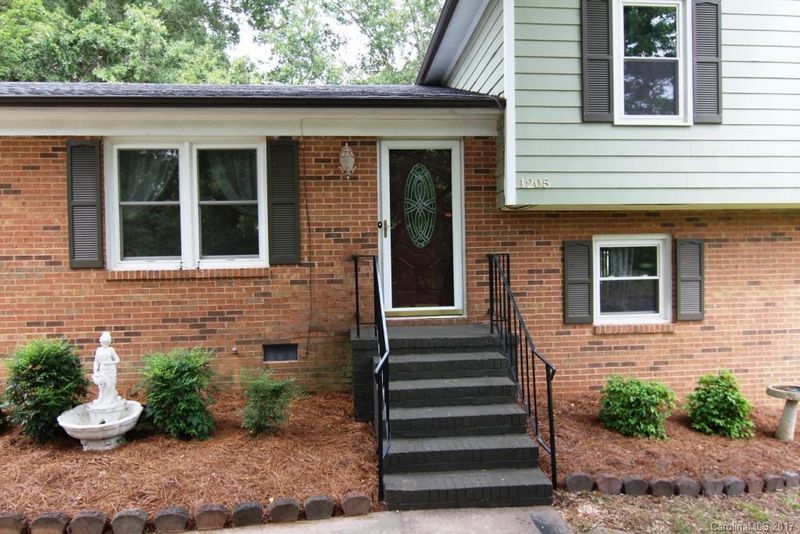 1205 Memory Ln, Monroe, NC 28112