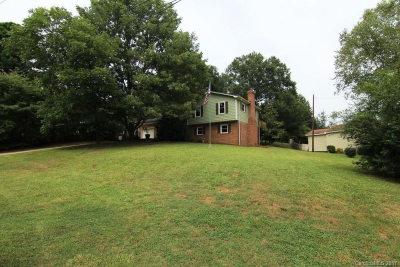 1205 Memory Ln, Monroe, NC 28112