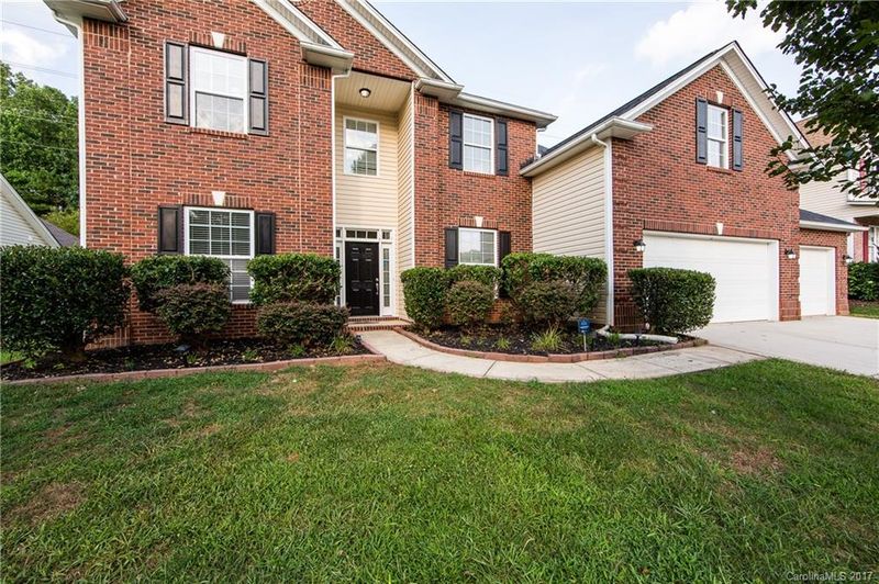 2436 Windsor Chase Dr, Matthews, NC 28105