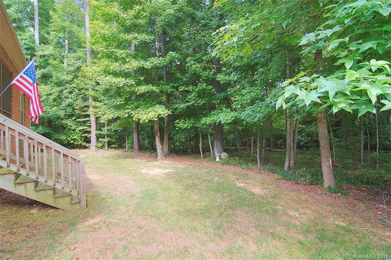 2018 Windrow Wood Ct, Matthews, NC 28105