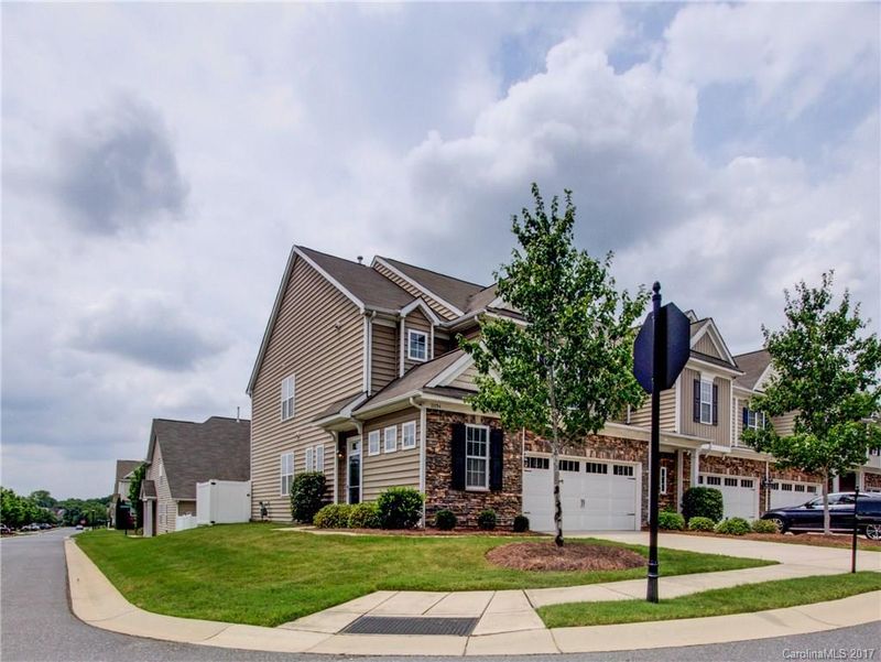11154 Sandstone Rd, Charlotte, NC 28277