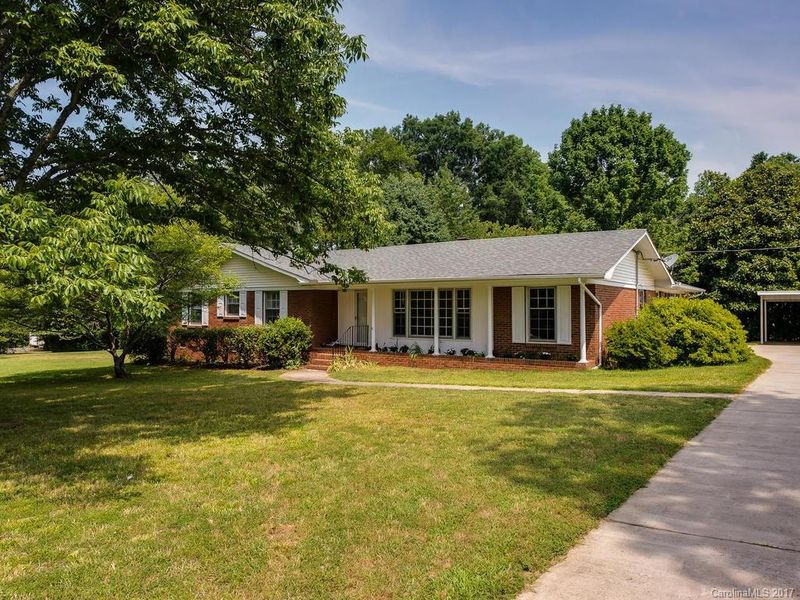 4600 Riverdale Dr, Charlotte, NC 28273