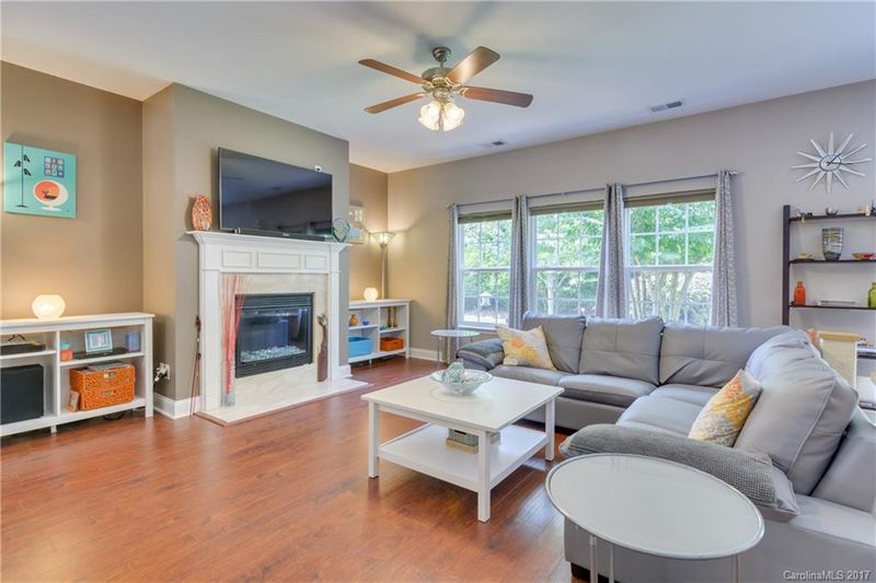 10322 Glenburn Ln, Charlotte, NC 28278
