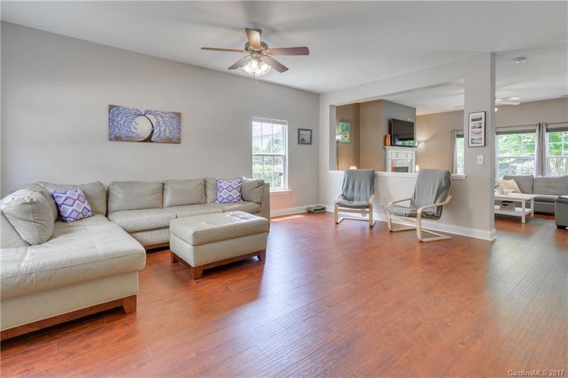 10322 Glenburn Ln, Charlotte, NC 28278