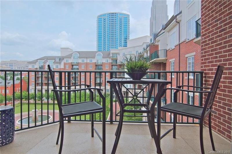 300 W 5th St #534, Charlotte, NC 28202