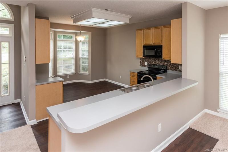 9608 Veronica Dr, Charlotte, NC 28215
