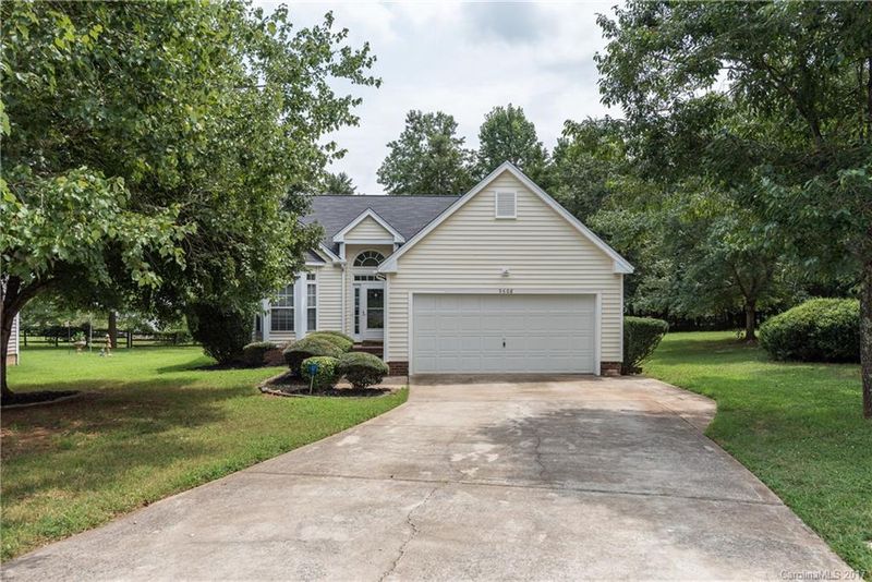 9608 Veronica Dr, Charlotte, NC 28215