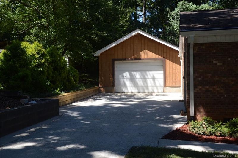 514 Holly Cir #50, Mount Holly, NC 28120