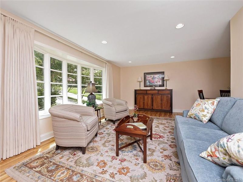 2721 Whiffletree Rd, Charlotte, NC 28210