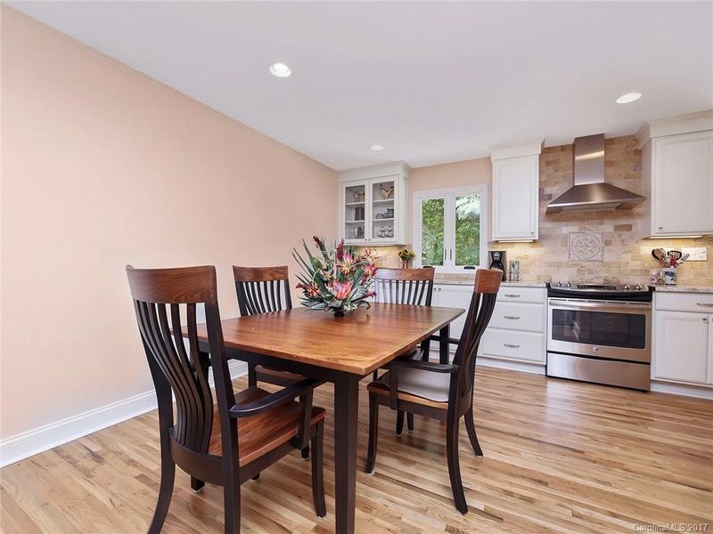2721 Whiffletree Rd, Charlotte, NC 28210