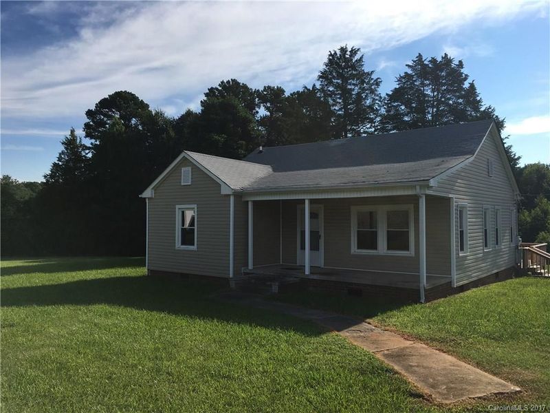 722 N Main St, Stanley, NC 28164