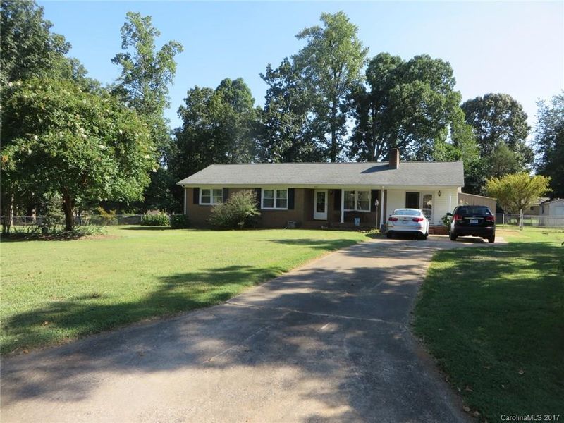1962 Rhyneland Rd, Lincolnton, NC 28092