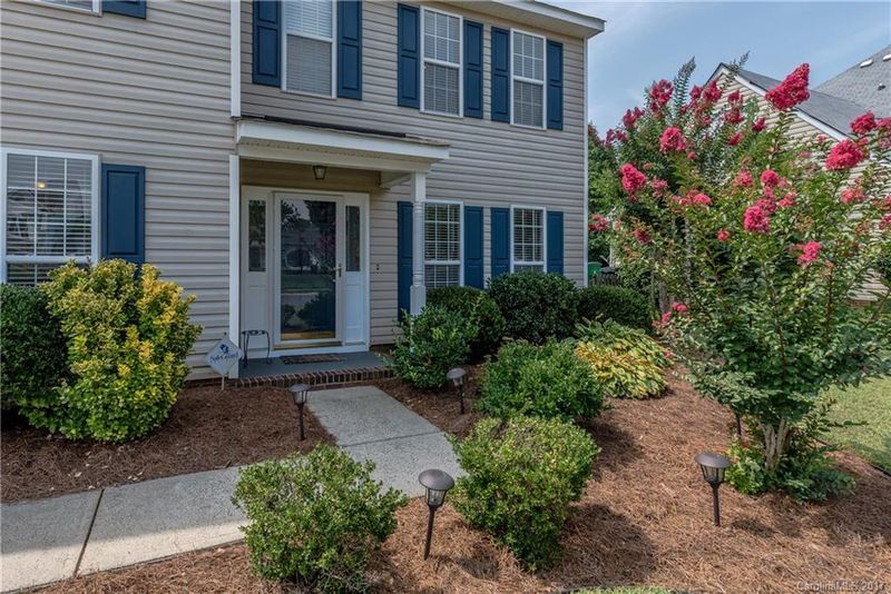14306 Southbridge Forest Dr, Charlotte, NC 28273