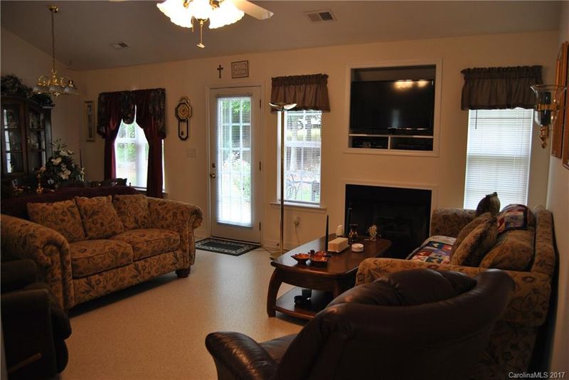 7204 Pompano Pl, Gastonia, NC 28056