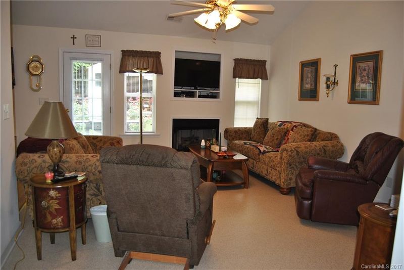 7204 Pompano Pl, Gastonia, NC 28056