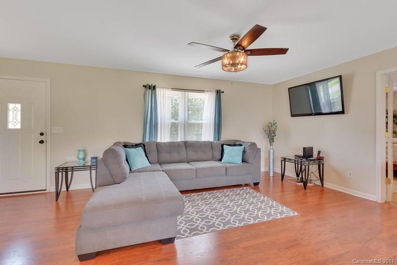 110 Maxwell Ln, Statesville, NC 28677