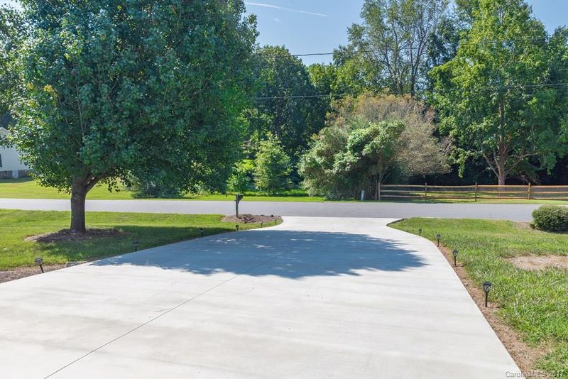 110 Maxwell Ln, Statesville, NC 28677