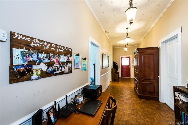 353 Main St, Mount Holly, NC 28120