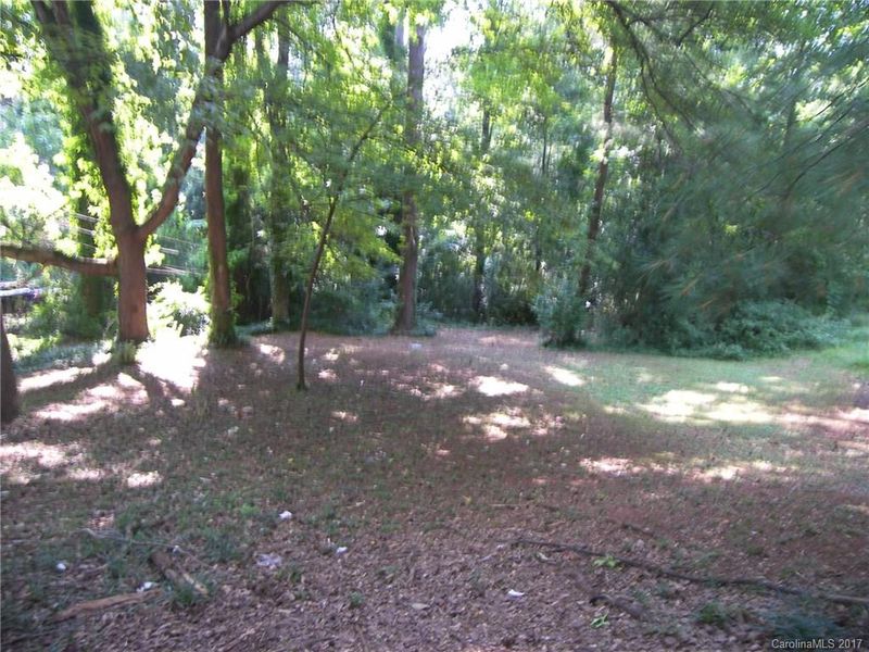 3541 Woodleaf Rd, Charlotte, NC 28205