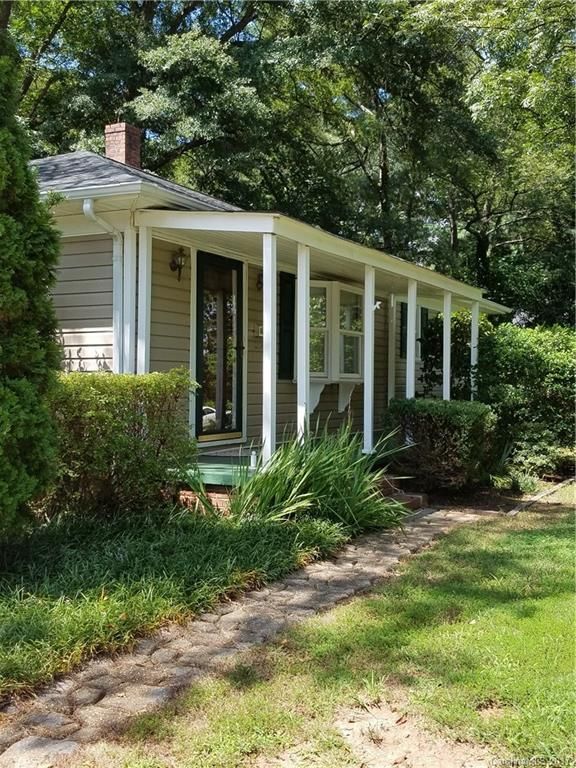 102 Crest St, Mount Holly, NC 28120