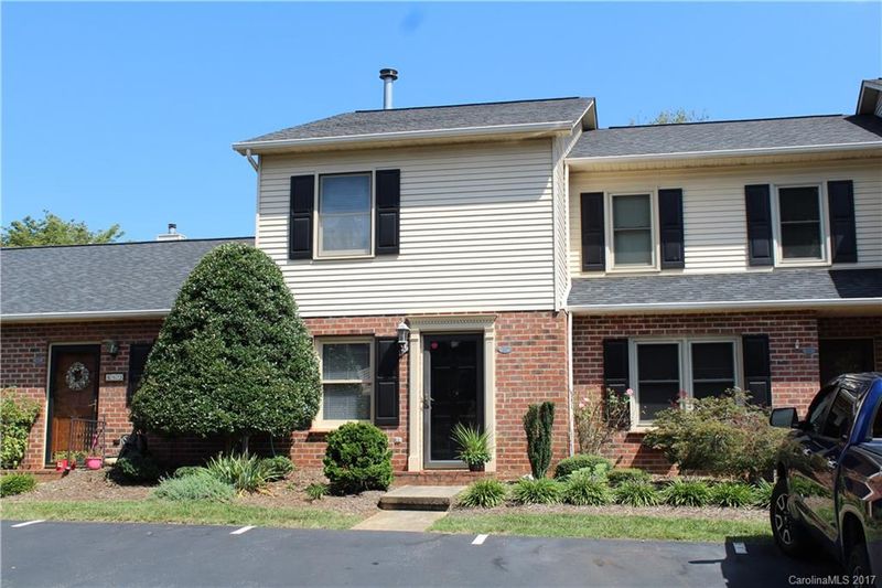 861 21st Ave, Hickory, NC 28601