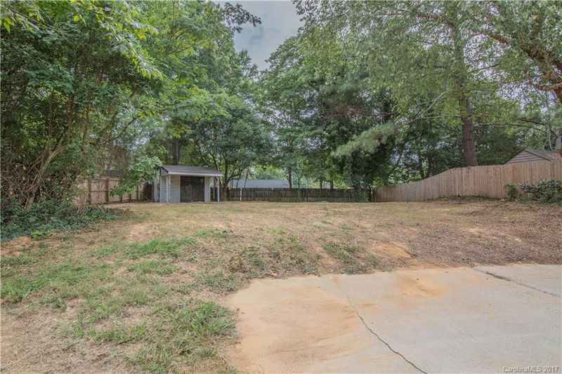 836 E John St, Matthews, NC 28105
