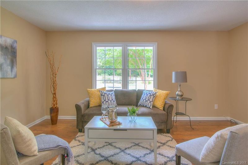 836 E John St, Matthews, NC 28105