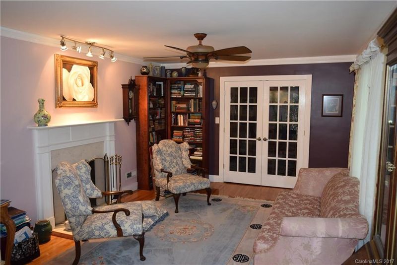 1715 Fairfield Dr, Gastonia, NC 28054