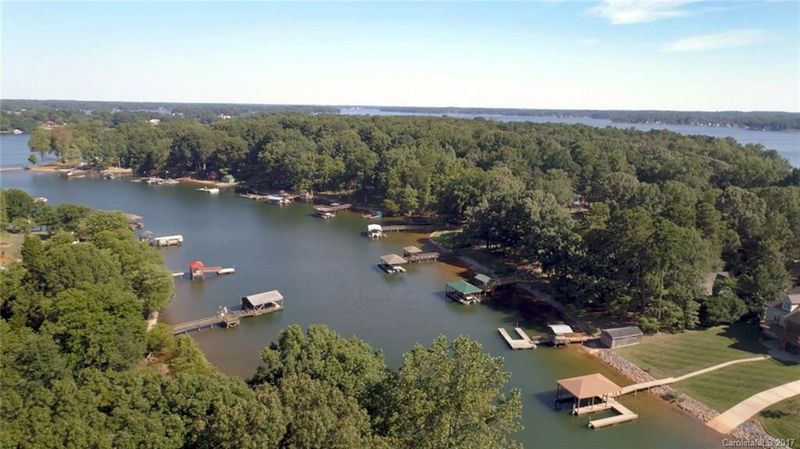 8251 Lymnos Ln, Sherrills Ford, NC 28673