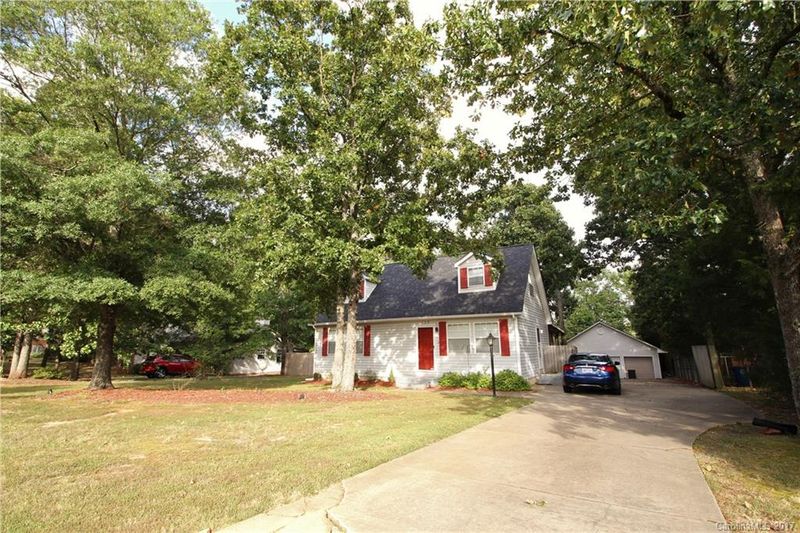 130 Forest Park Rd, Matthews, NC 28104