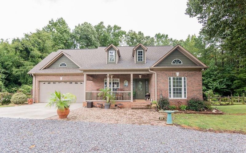 1869 Walters Ln, Van Wyck, SC 29720