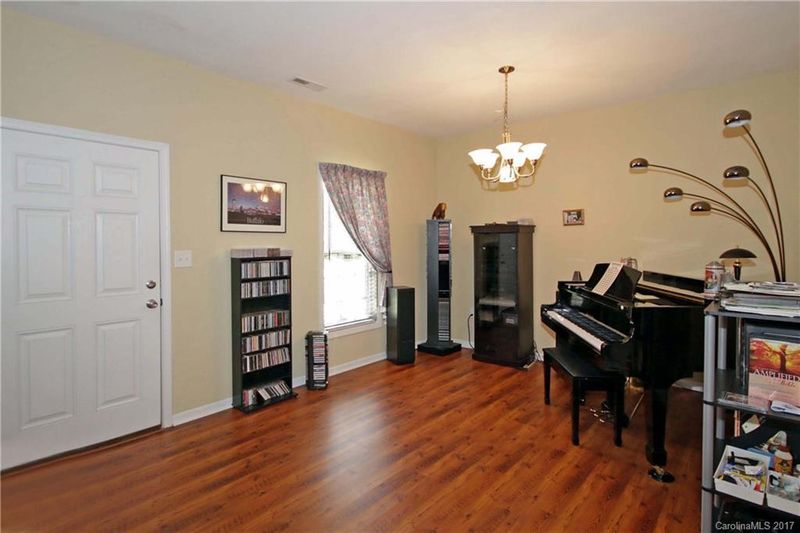 595 Emerson Dr, Mooresville, NC 28115