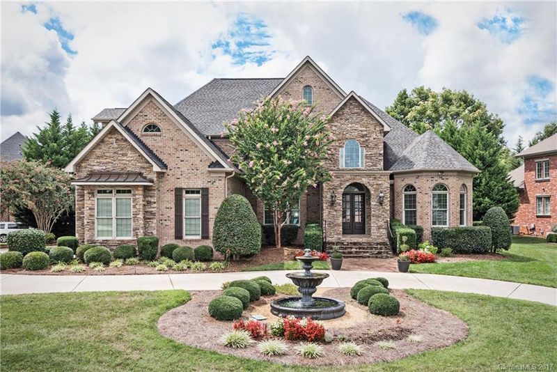 7601 Polyantha Rose Cir, Matthews, NC 28104