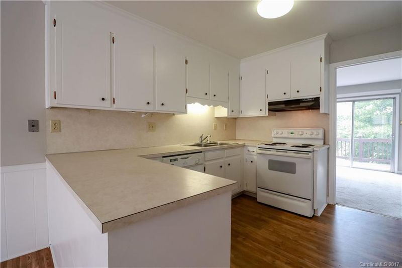 6734 Constitution Ln, Charlotte, NC 28210