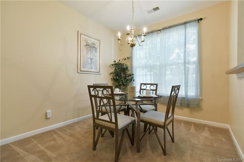 7140 Abbotts Glen Dr, Charlotte, NC 28212