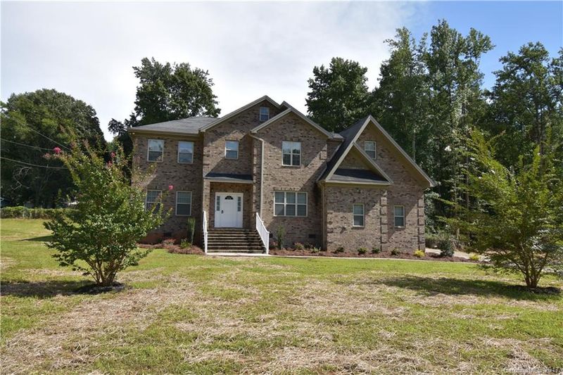 7040 Reeves St, Charlotte, NC 28269