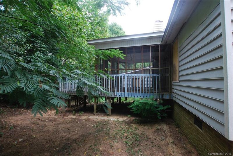 9500 Marshbrooke Rd, Matthews, NC 28105
