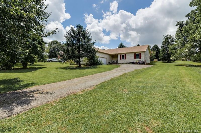 13111 Pine Harbor Rd, Charlotte, NC 28278