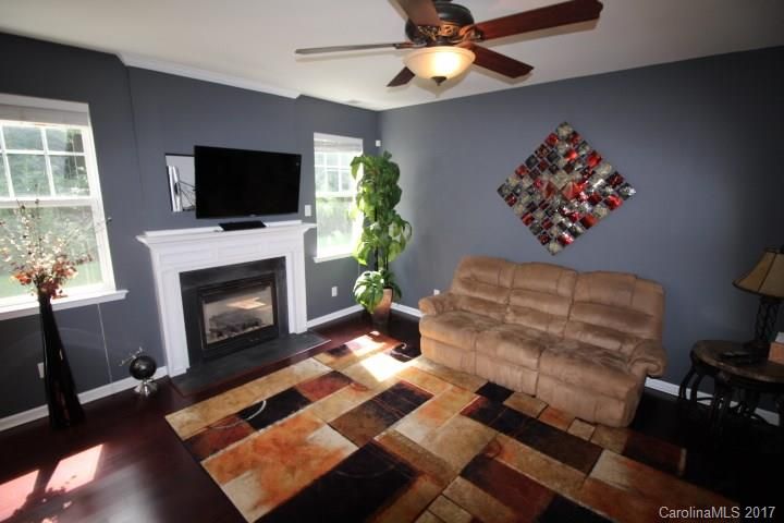 10434 Carver Falls Rd, Charlotte, NC 28214