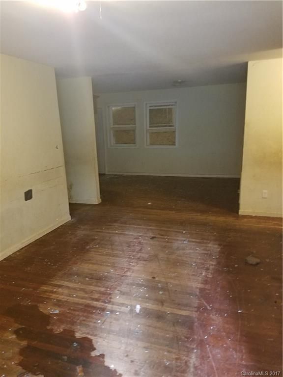2639 Columbus Cir, Charlotte, NC 28208