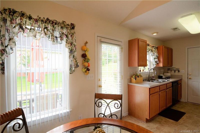 1691 Brookgreen Ave, Statesville, NC 28677