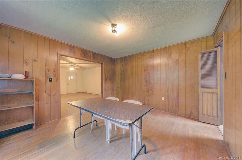 8524 Idlewild Rd, Charlotte, NC 28227