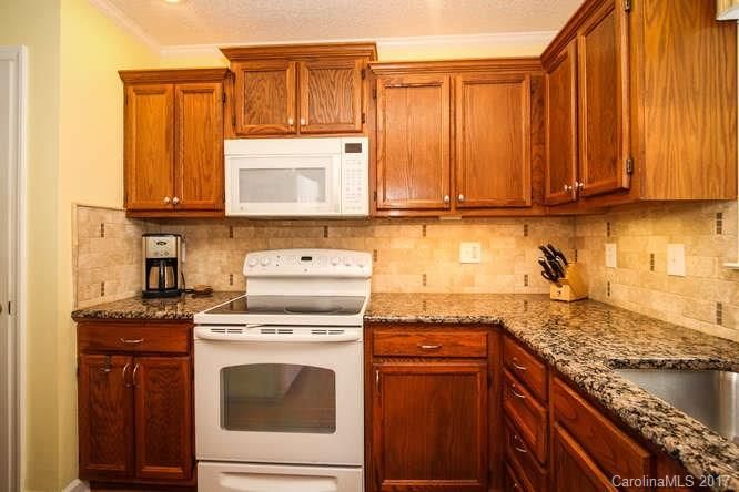 13316 Kintyre Ct #72, Matthews, NC 28105