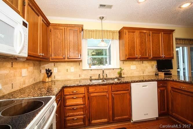 13316 Kintyre Ct #72, Matthews, NC 28105