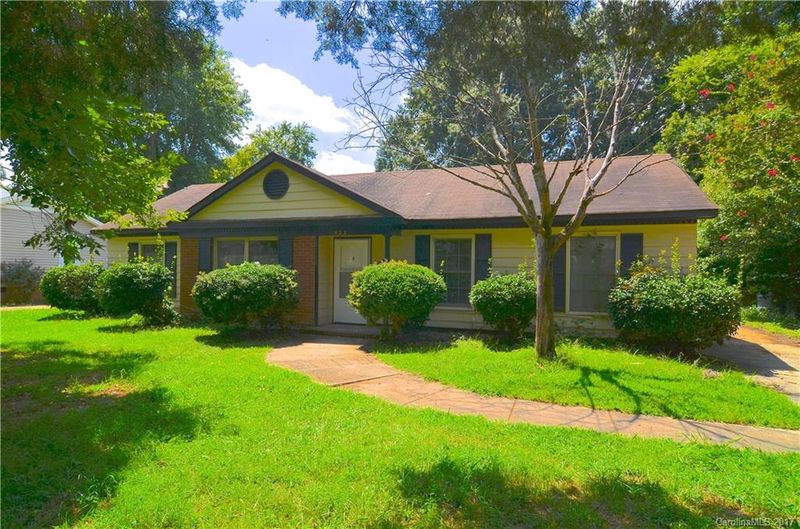 323 Red Roan Pl, Charlotte, NC 28215