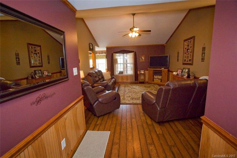 1413 Azalea Ave, Kannapolis, NC 28081