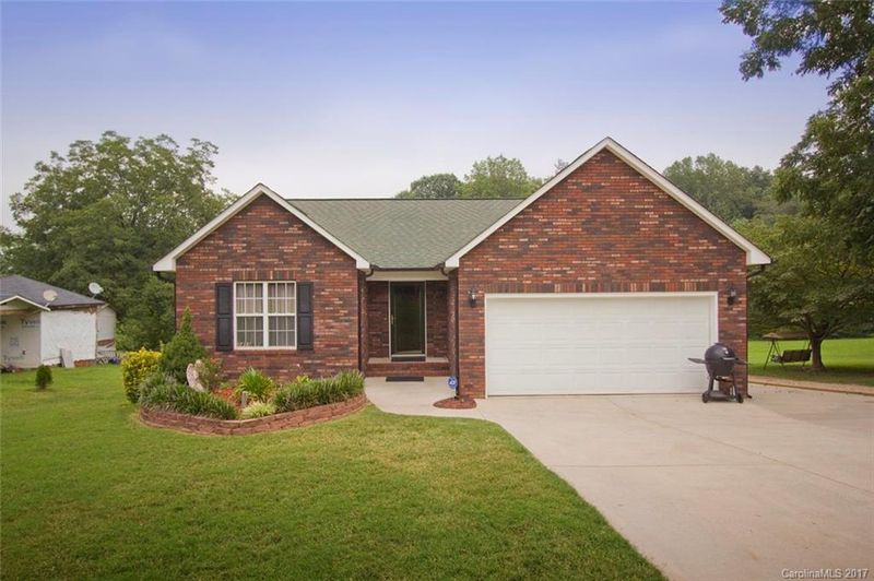 1413 Azalea Ave, Kannapolis, NC 28081