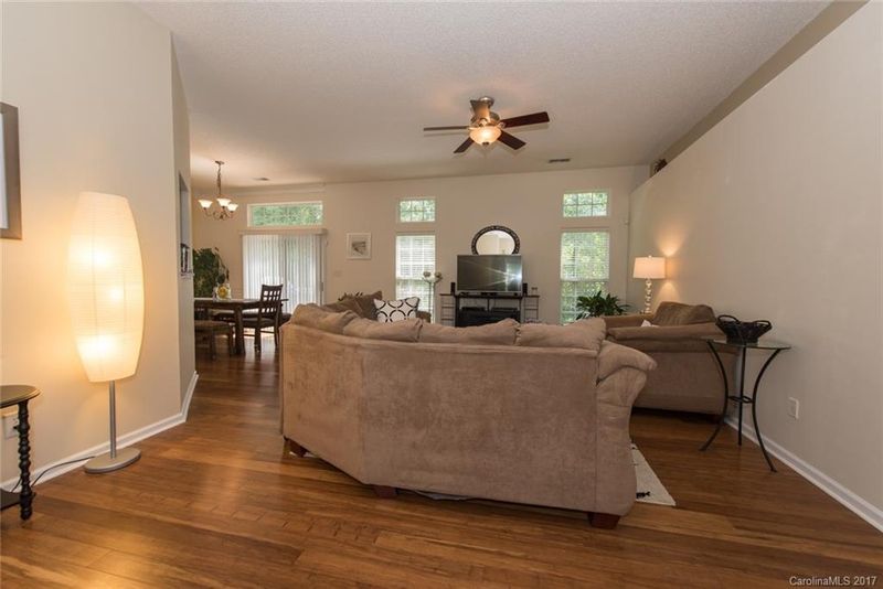 8106 Slickrock Cir, Charlotte, NC 28215