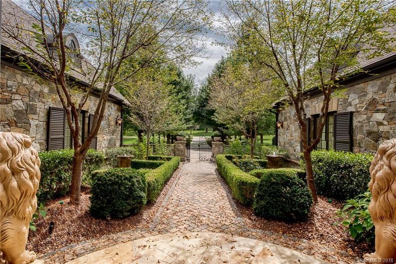 8678 Arbor Oaks Cir, Concord, NC 28027